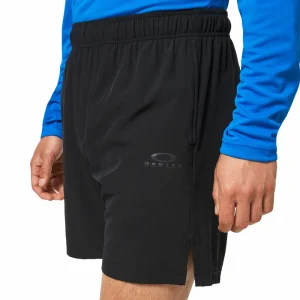 Blitzangebot 👏 Oakley Foundational 7 Short 2.0 Laufshort Blackout Herren 🧨 11